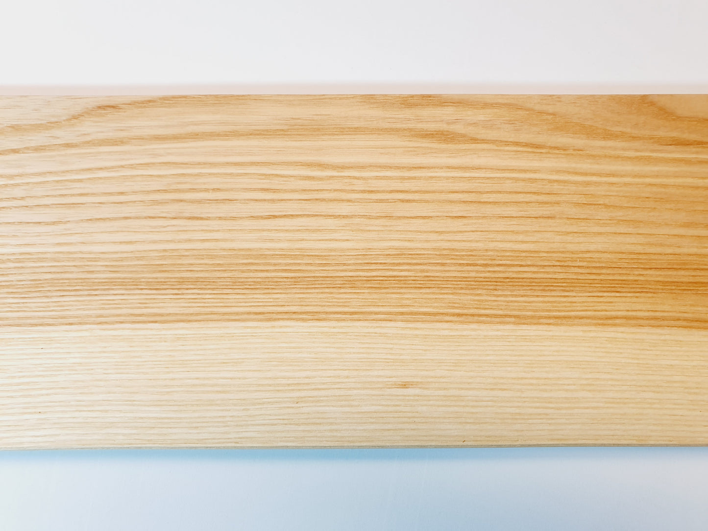 Esche Massivholz Wandregal