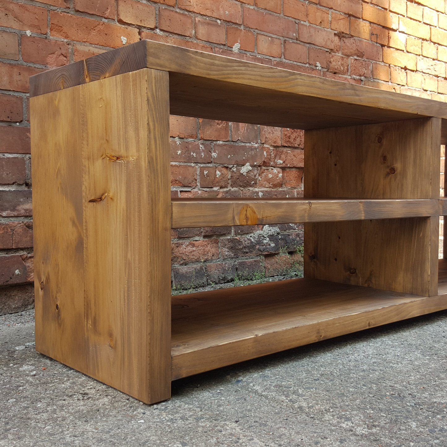 Rustikales Massivholz Sideboard - versch. Farben