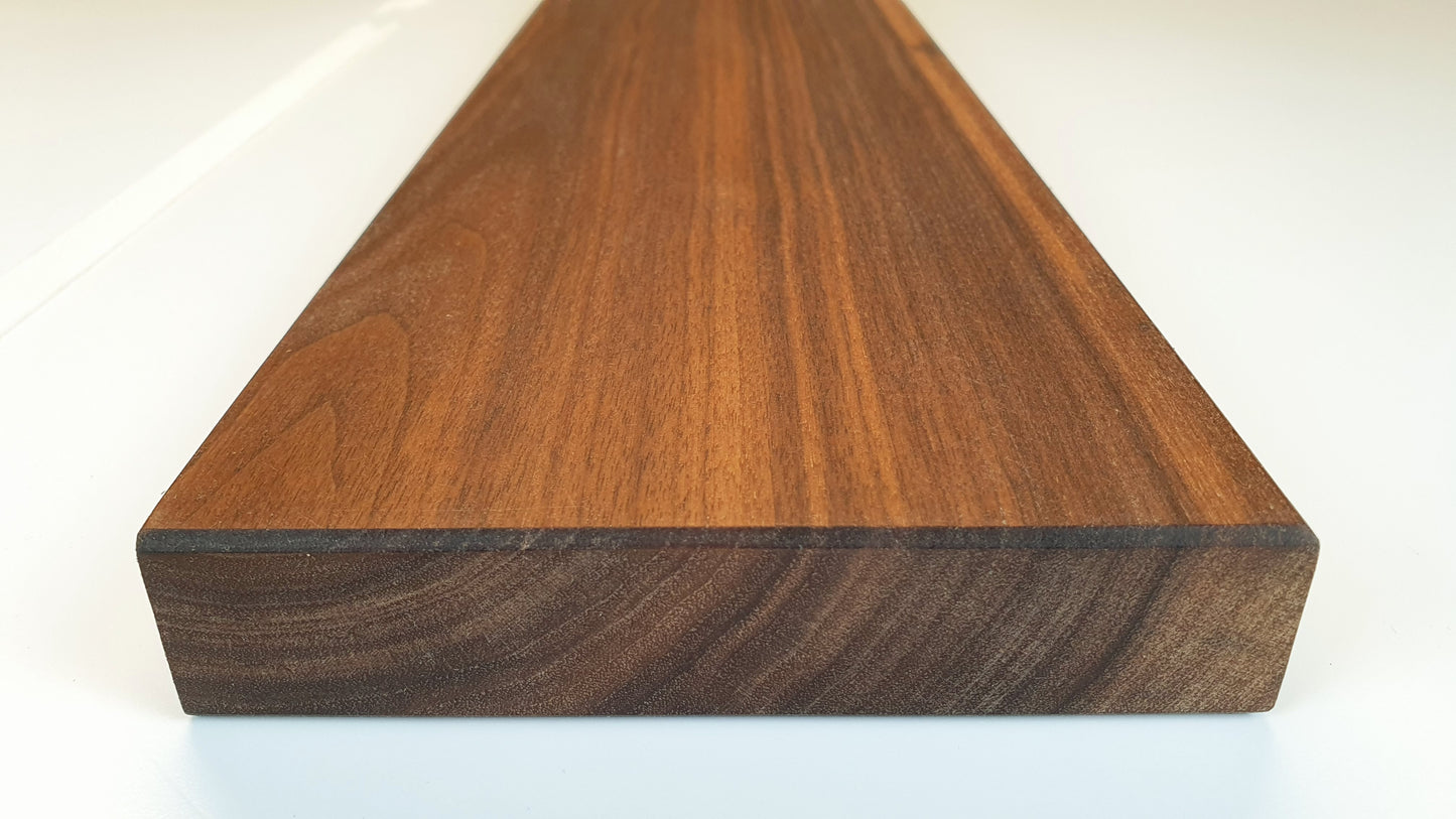 Nussbaum Massivholz Wandregal 4,5 cm Stark