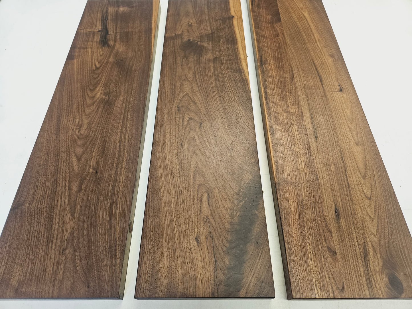 Nussbaum Massivholz Wandregal 4,5 cm Stark