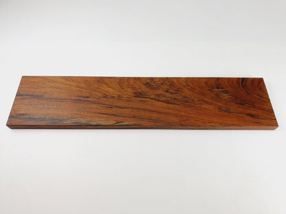 Amazakoue Massivholz Wandregal