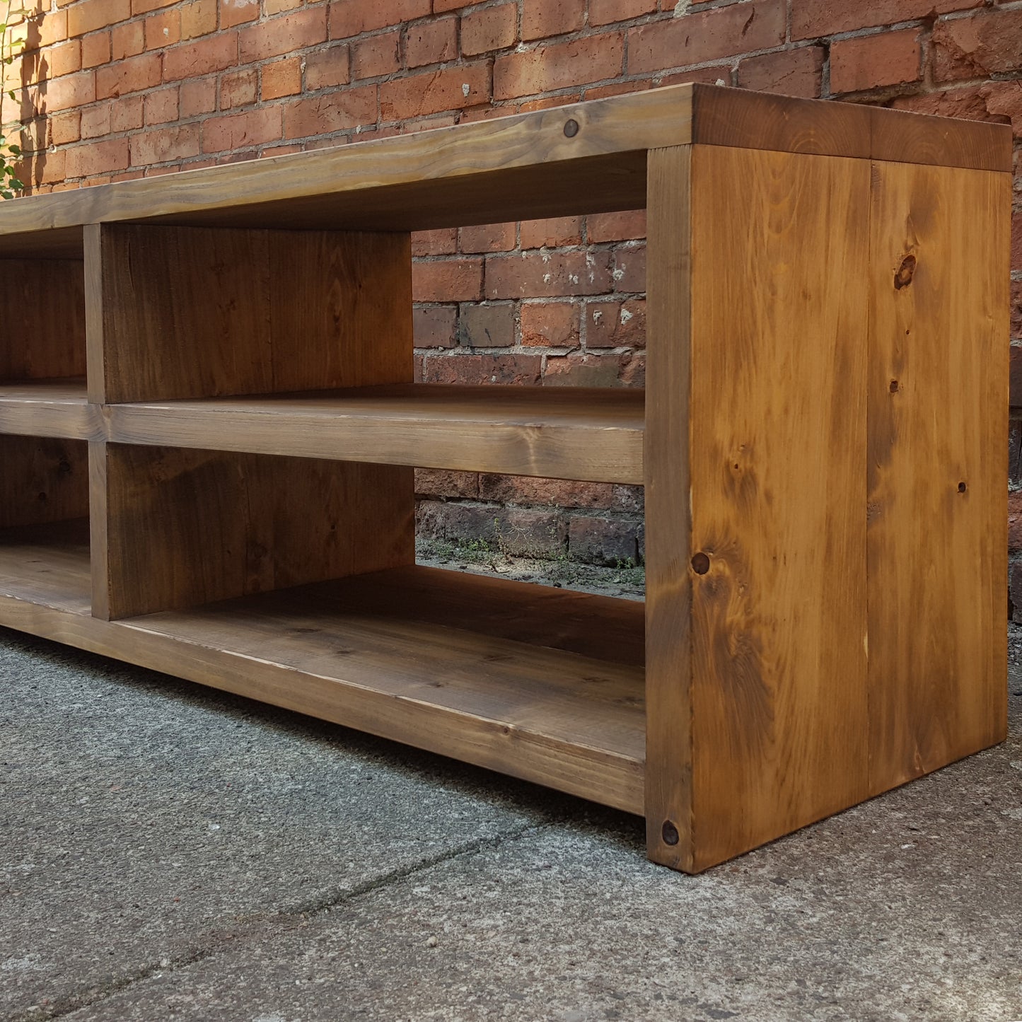 Rustikales Massivholz Sideboard - versch. Farben